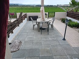 Beautiful 2-bed House in Mandria, Paphos