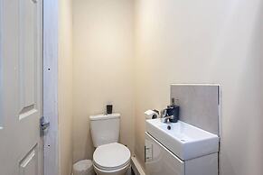 Captivating 5-bed House in Horwich Bolton