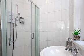 Captivating 5-bed House in Horwich Bolton