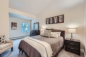 Snowlion Condos 302 3 Bedroom Condo by RedAwning