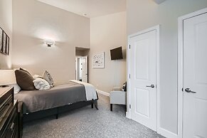 Snowlion Condos 302 3 Bedroom Condo by RedAwning