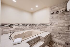 Snowlion Condos 302 3 Bedroom Condo by RedAwning