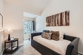 Snowlion Condos 302 3 Bedroom Condo by RedAwning