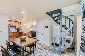 Snowlion Condos 302 3 Bedroom Condo by RedAwning