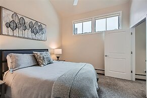 Snowlion Condos 302 3 Bedroom Condo by RedAwning