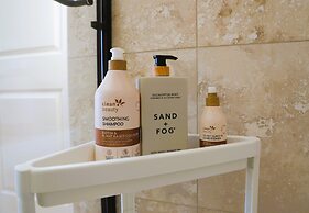 Stunning House with Views of Puget Sound Ideal for Family Reunions