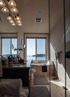 Stunning House with Views of Puget Sound Ideal for Family Reunions