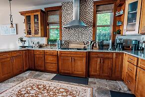 Stunning House with Views of Puget Sound Ideal for Family Reunions