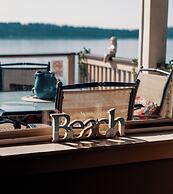 Stunning House with Views of Puget Sound Ideal for Family Reunions