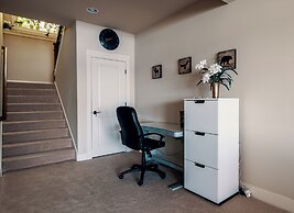 Stunning House with Views of Puget Sound Ideal for Family Reunions