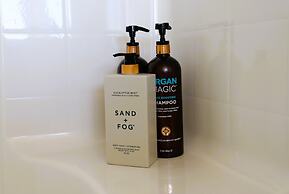 Stunning House with Views of Puget Sound Ideal for Family Reunions