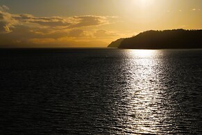 Stunning House with Views of Puget Sound Ideal for Family Reunions