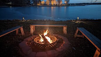 Moonlight Cove - Lakeside Lodge