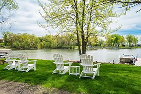 Moonlight Cove - Lakeside Lodge