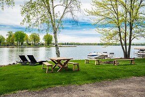 Moonlight Cove - Lakeside Lodge