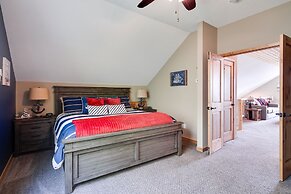 Moonlight Cove - Lakeside Lodge