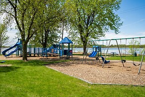 Moonlight Cove - Lakeside Lodge