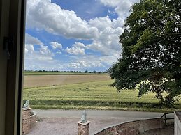 Countryside Apartment Near Spalding, Stunning View