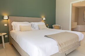 Eden Roc Villas