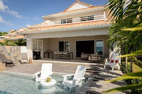 Eden Roc Villas
