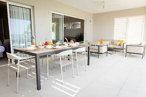 Eden Roc Villas