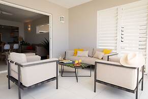Eden Roc Villas