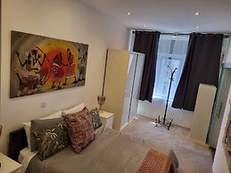Captivating 2-bed Apartment in Liverpool