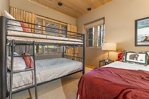 Luxury Log Chalet | Pool + Private HotTub | Ski In/Out | Overlooking G