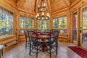 Luxury Log Chalet | Pool + Private HotTub | Ski In/Out | Overlooking G
