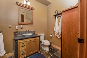 Luxury Log Chalet | Pool + Private HotTub | Ski In/Out | Overlooking G