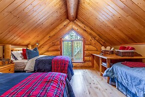 Luxury Log Chalet | Pool + Private HotTub | Ski In/Out | Overlooking G