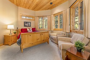 Luxury Log Chalet | Pool + Private HotTub | Ski In/Out | Overlooking G
