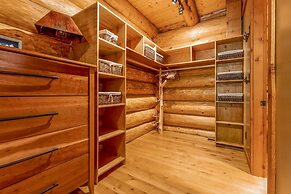 Luxury Log Chalet | Pool + Private HotTub | Ski In/Out | Overlooking G