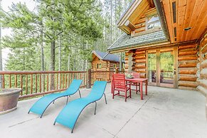 Luxury Log Chalet | Pool + Private HotTub | Ski In/Out | Overlooking G
