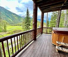 Luxury Log Chalet | Pool + Private HotTub | Ski In/Out | Overlooking G