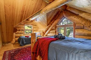Luxury Log Chalet | Pool + Private HotTub | Ski In/Out | Overlooking G