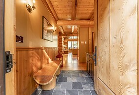 Luxury Log Chalet | Pool + Private HotTub | Ski In/Out | Overlooking G