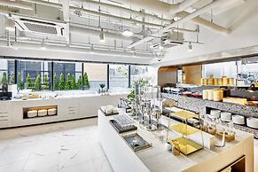 Shift Door Residence Hari