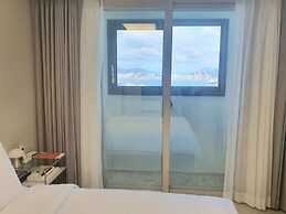 Shift Door Residence Hari