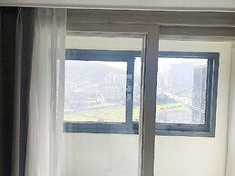 Shift Door Residence Hari