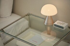 Shift Door Residence Hari