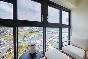 Shift Door Residence Hari