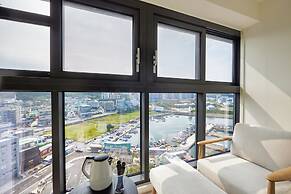 Shift Door Residence Hari