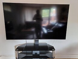 Beautiful 1bed Apartment With a Back Garden