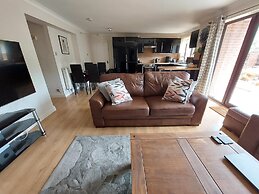 Beautiful 1bed Apartment With a Back Garden