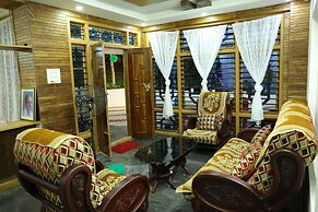 Thodupuzha 4-bhk Luxury Home awy From Home