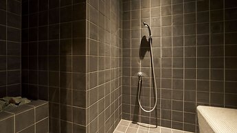 Cross Life Hakata Tenjin