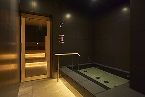 Cross Life Hakata Tenjin