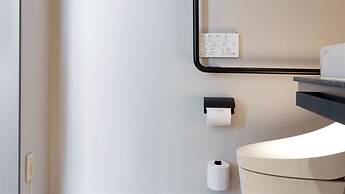 Cross Life Hakata Tenjin