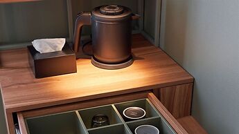 Cross Life Hakata Tenjin